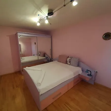Central Garden Two Bedroom * بلوفديف