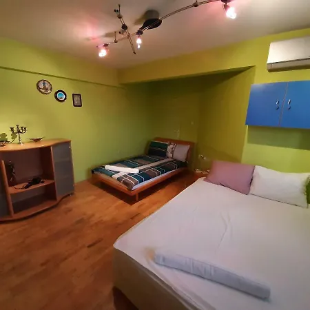 شقة Central Garden Two Bedroom بلوفديف